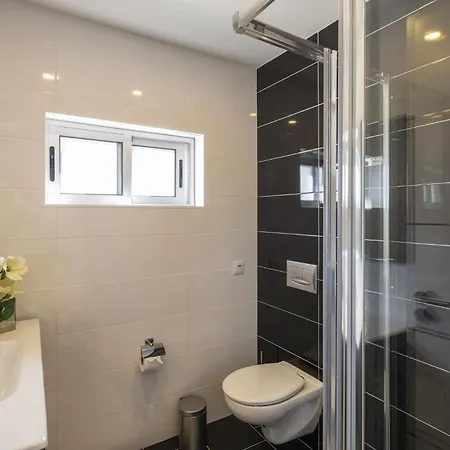 Villa Casa Pintadinho: Seaside With Private Pool *
